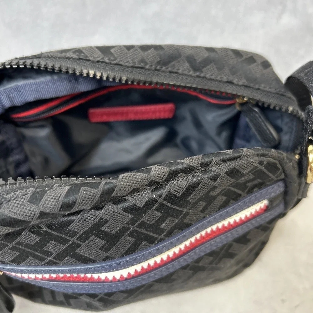 Tommy‎ Hilfiger Purse Crossbody Logo Black Canvas women's Shoulder bag Strap